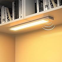 Luce Armadio LED con Sensore di Movimento Luci Notturna Luce calda 3000K 4 Modalità Lampada Guardaroba Luce da Esposizione 1000mAh USB Ricaricabile Cucina, Scale, Corridoio, Garage – 23cm*2 Pezzi