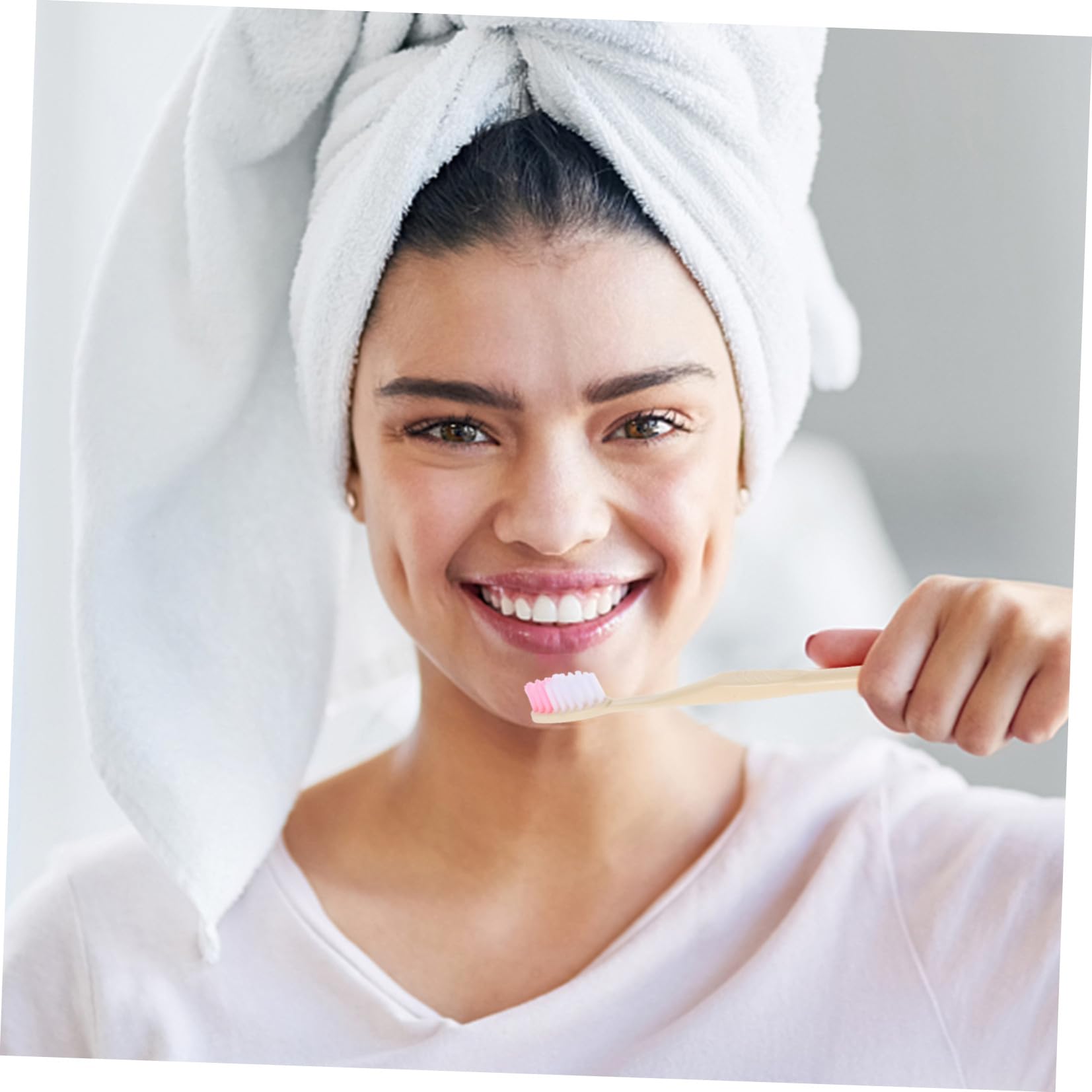 Ciieeo Set 100 Pezzi Spazzolini da Denti Monouso Confezionati Singolarmente con Dentifricio Piccolo, Spazzolino da Viaggio Manuale Usa e Getta per Hotel e Viaggi, Pratico e Stili multipli
