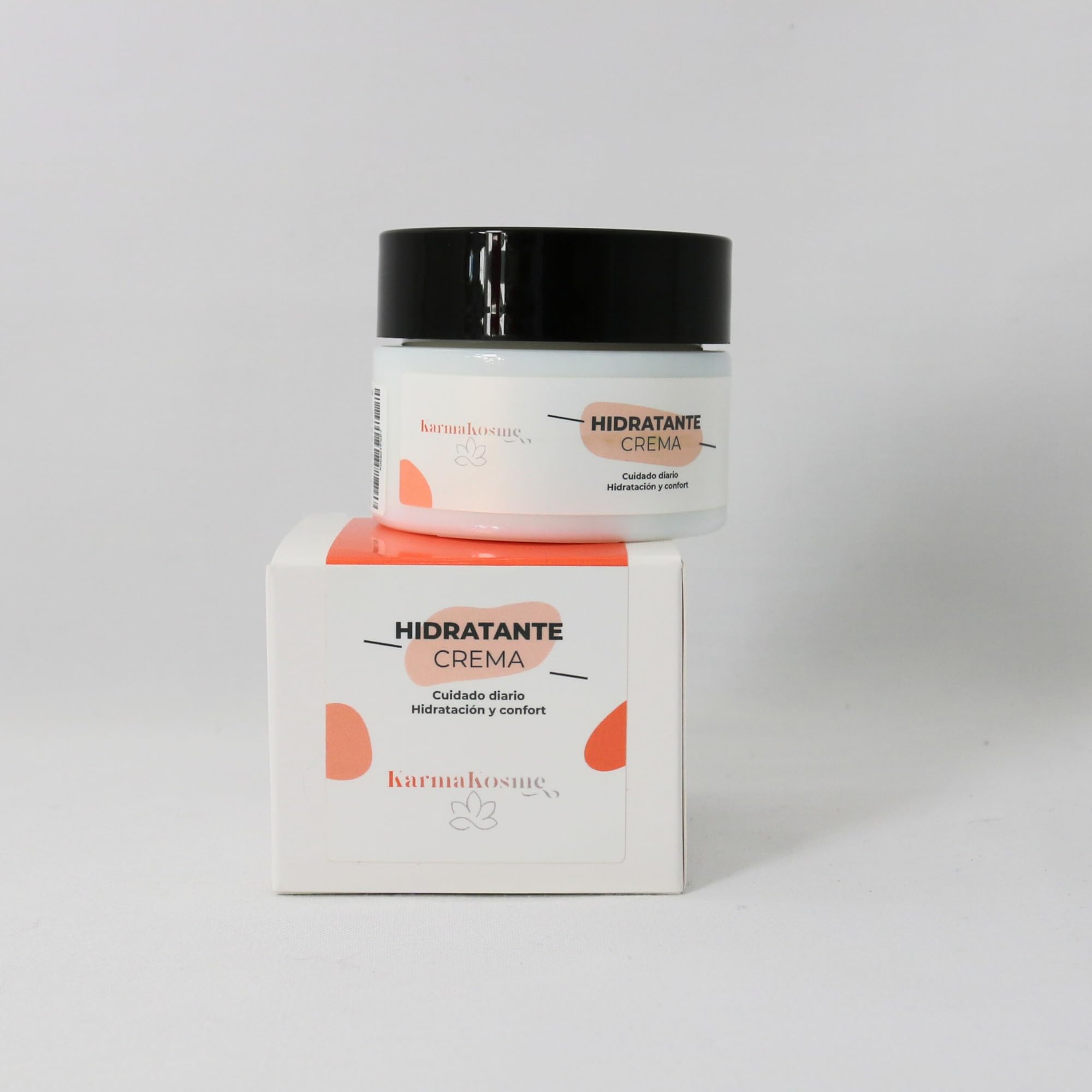 Crema Hidratante Facial 50ml para mujer y hombre. Hidrata en profundidad para piel mixta. Textura ligera y voluptuosa sin grasa. Fórmula sin perfume. Para aplicar día y noche.