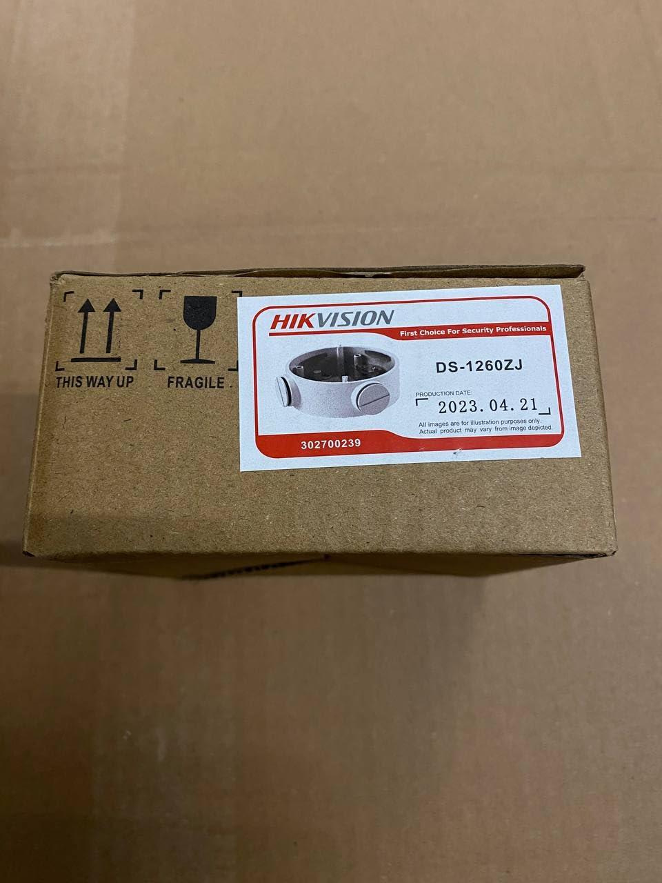 DS-1602ZJ Wall Mount Bracket for Hikvision PTZ Cameras White Length 306mm Width 97.3mm Height 182.6mm - Image 4