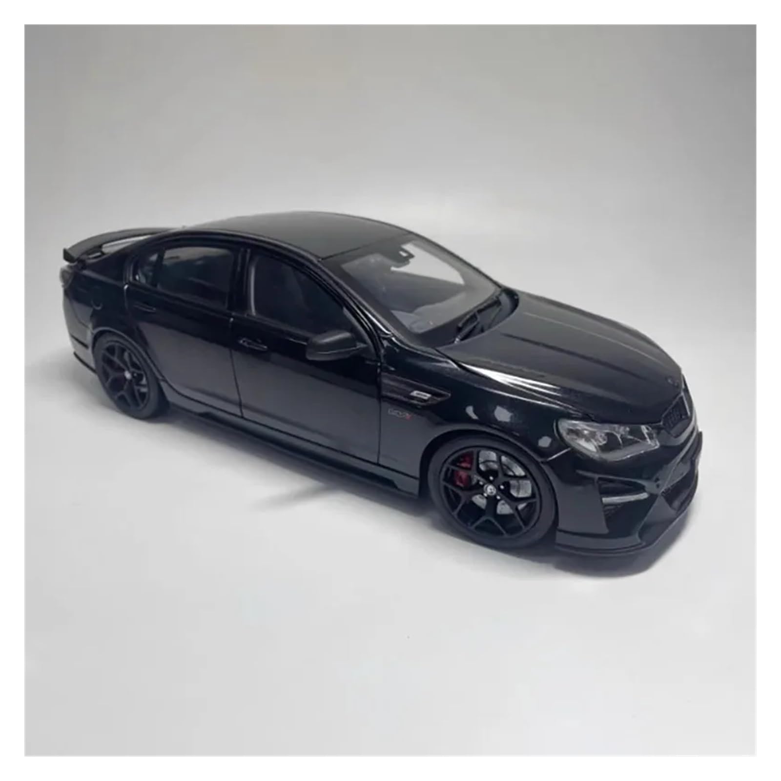 Amazon | ミニカーモデル ダイキャスト 1:18 スケール ホールデン HSV
