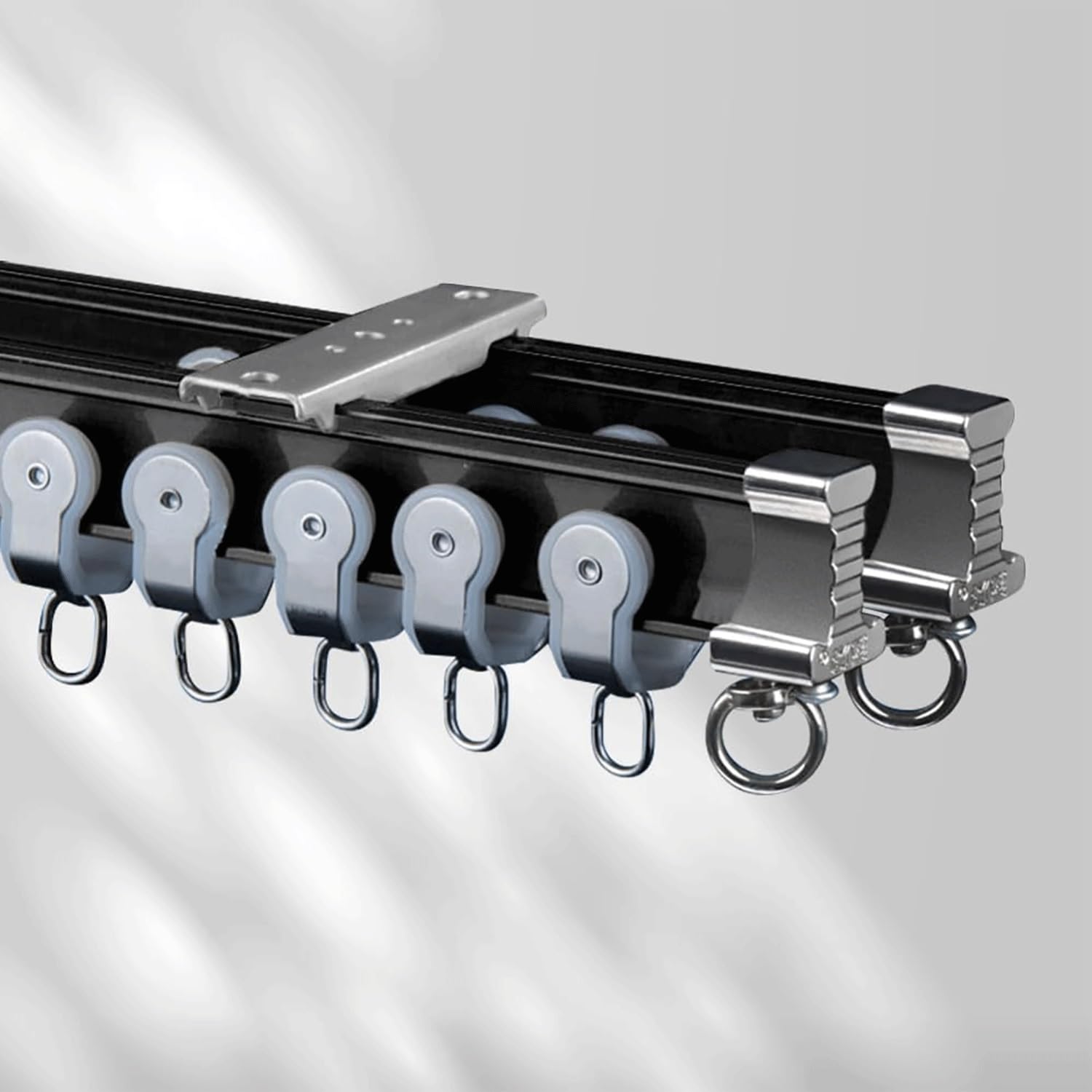 Rail flexible alu noir double pour habiller une fenêtre de chambre ou un plafond