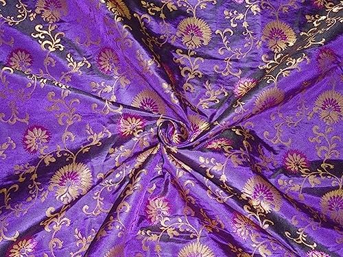 Tissu jacquard en soie violet pour confectionner une robe de soirée chic
