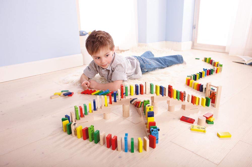HABA Purzelklötze – Kreatives Domino-Set aus Holz für Kinder ab 3 Jahren – Für fantasievolles Bauen & Spielen – 263 Teile – Inkl. Tierdominos & Glockenturm – 1001172001