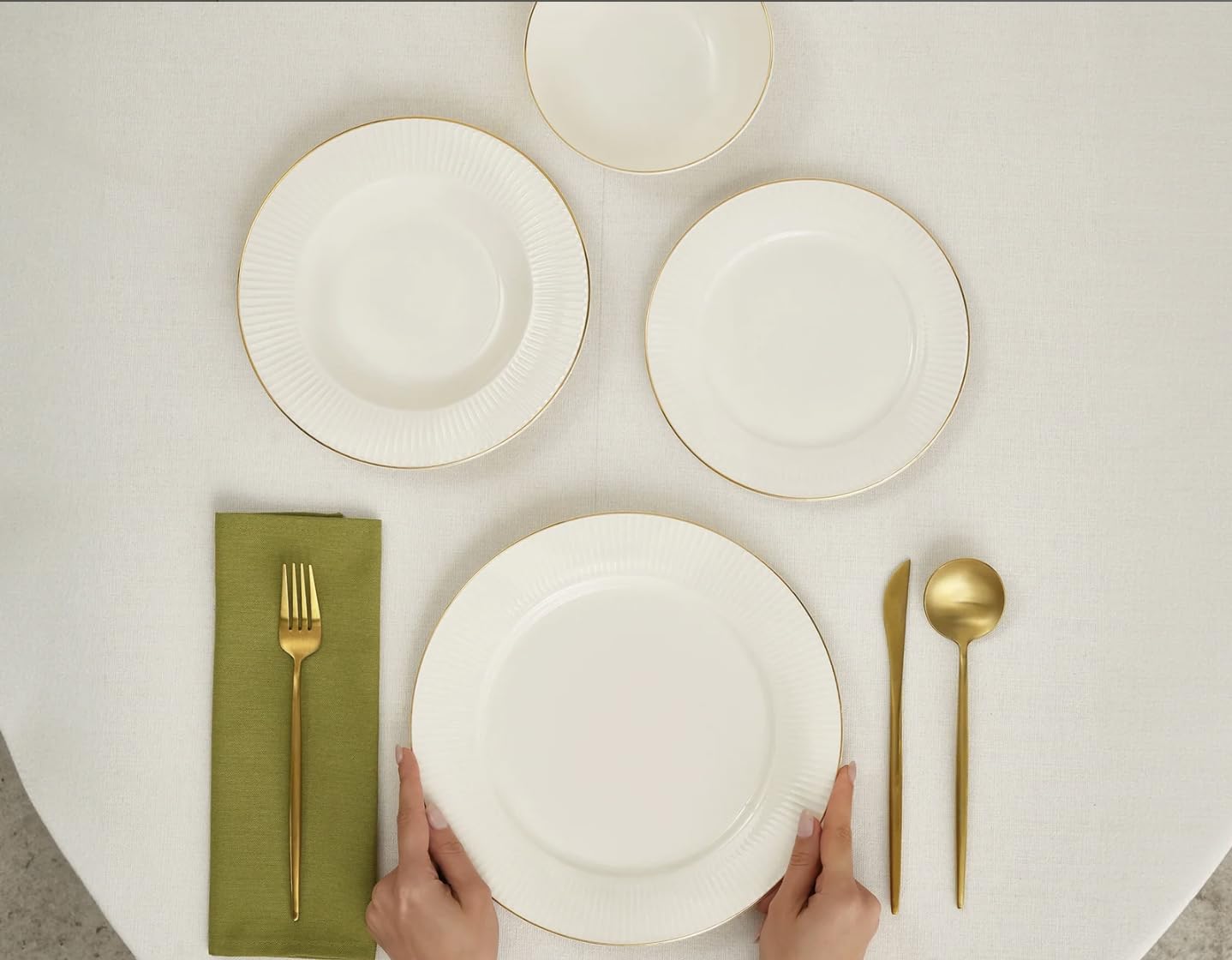 Karaca Stream Bone China Massimo 24-Piece Dinner Set for 6 People – Elegant Gold Trim, Premium Bone China Tableware