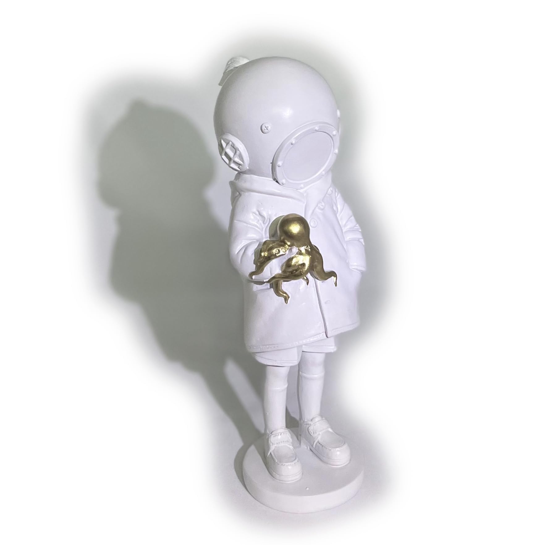 Amazon.com: Newmyth Resin Deep Sea Diver Figurine Banksy Girl