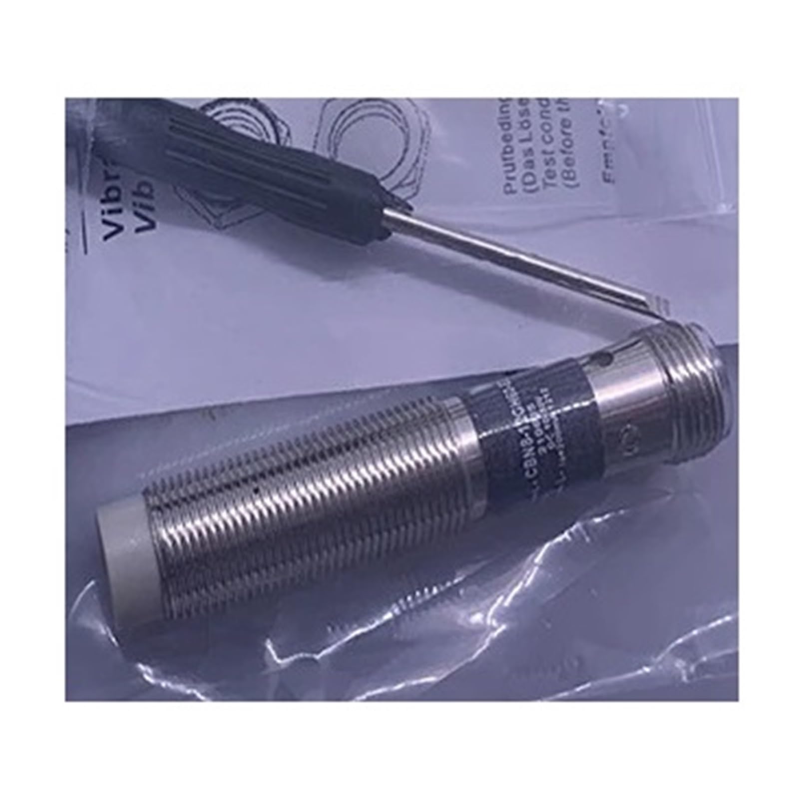 Capteur CBN8-12GH60-E2 anti-interférence pour environnement industriel difficile