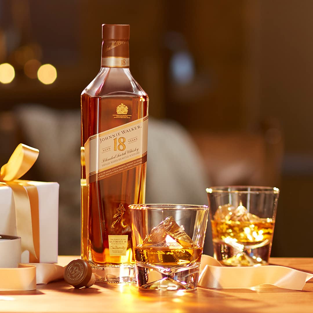 Johnnie Walker Blended Scotch Whisky, 18 Anni, 70 cl : Amazon.it