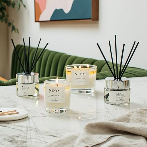 Miniatura 3 de NEOM - Vela, 3 mechas  Lavanda, jazmín y sándalo  Velas perfumadas para el hogar  Velas de aromaterapia de lujo  Velas de aceite esencial  Tranquilo