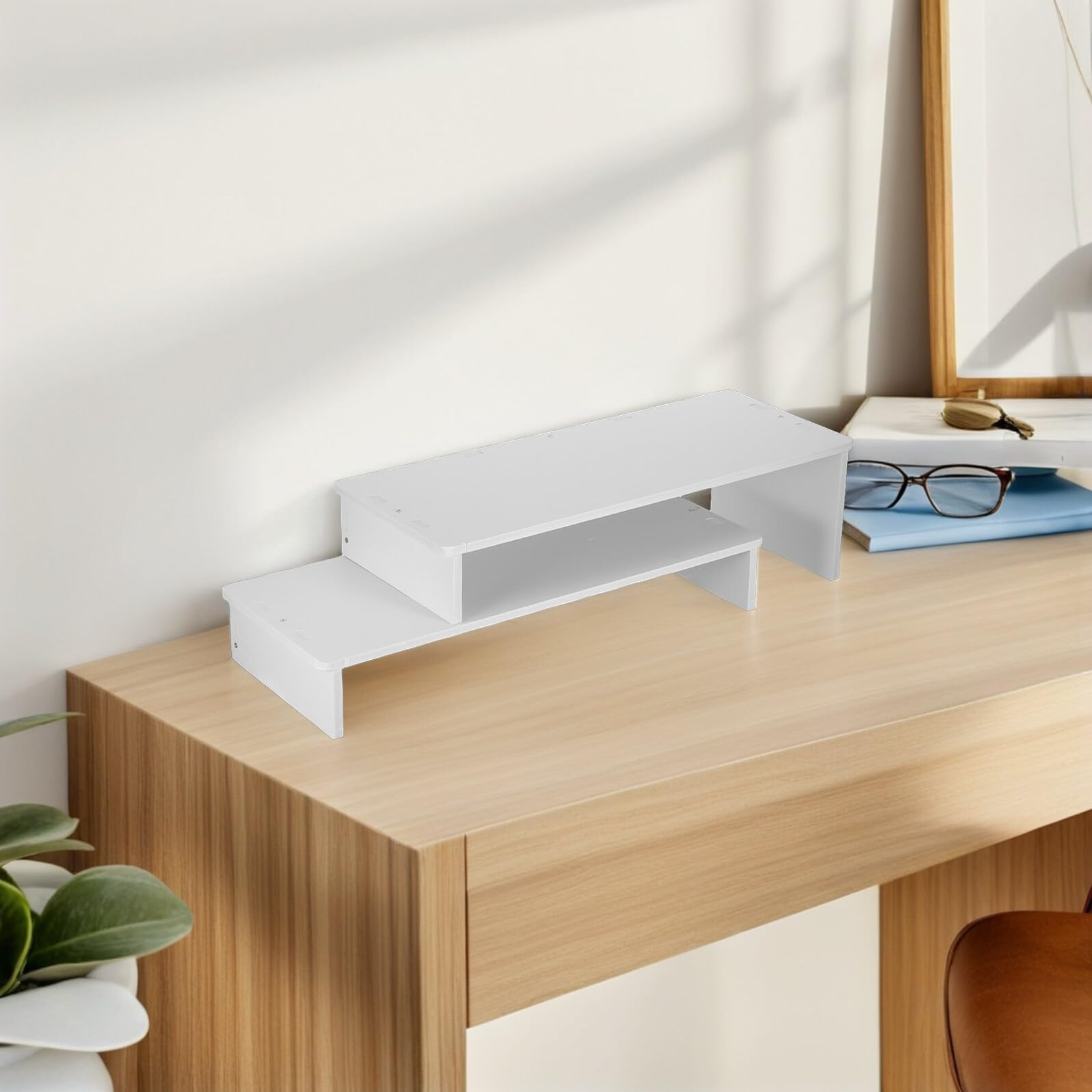 NUOBESTY Rialzo per Monitor Rustico Bianco a 2 Livelli in Legno Plastico | Ripiano Doppio, Superficie Rifinita, Uso su Scrivania Ufficio e Postazioni Gaming