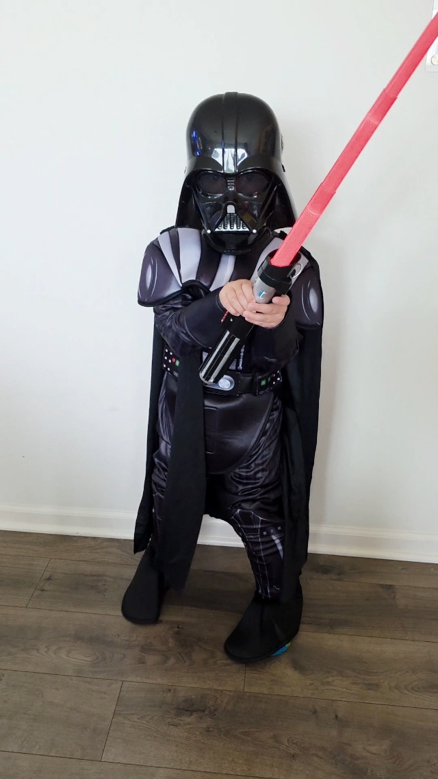 Amazon.com: STAR WARS Boys Deluxe Darth Vader Costume, Kids