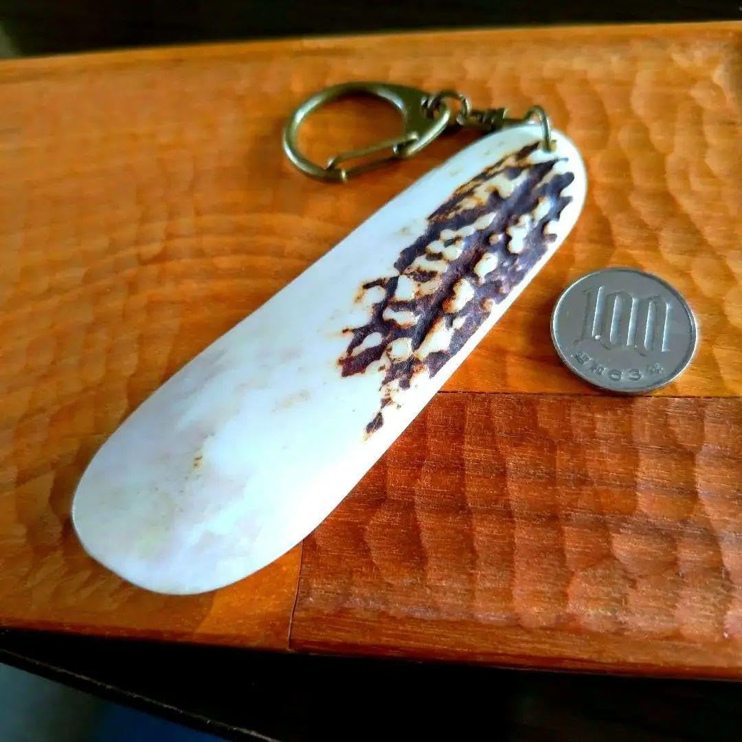 どちらか1点北海道世界遺産知床エゾ鹿角アート工芸品靴べらキーホルダーアクセサリー Amazon.co.jp: 世界遺産北海道知床アイヌアート工芸品エゾ鹿角携帯用