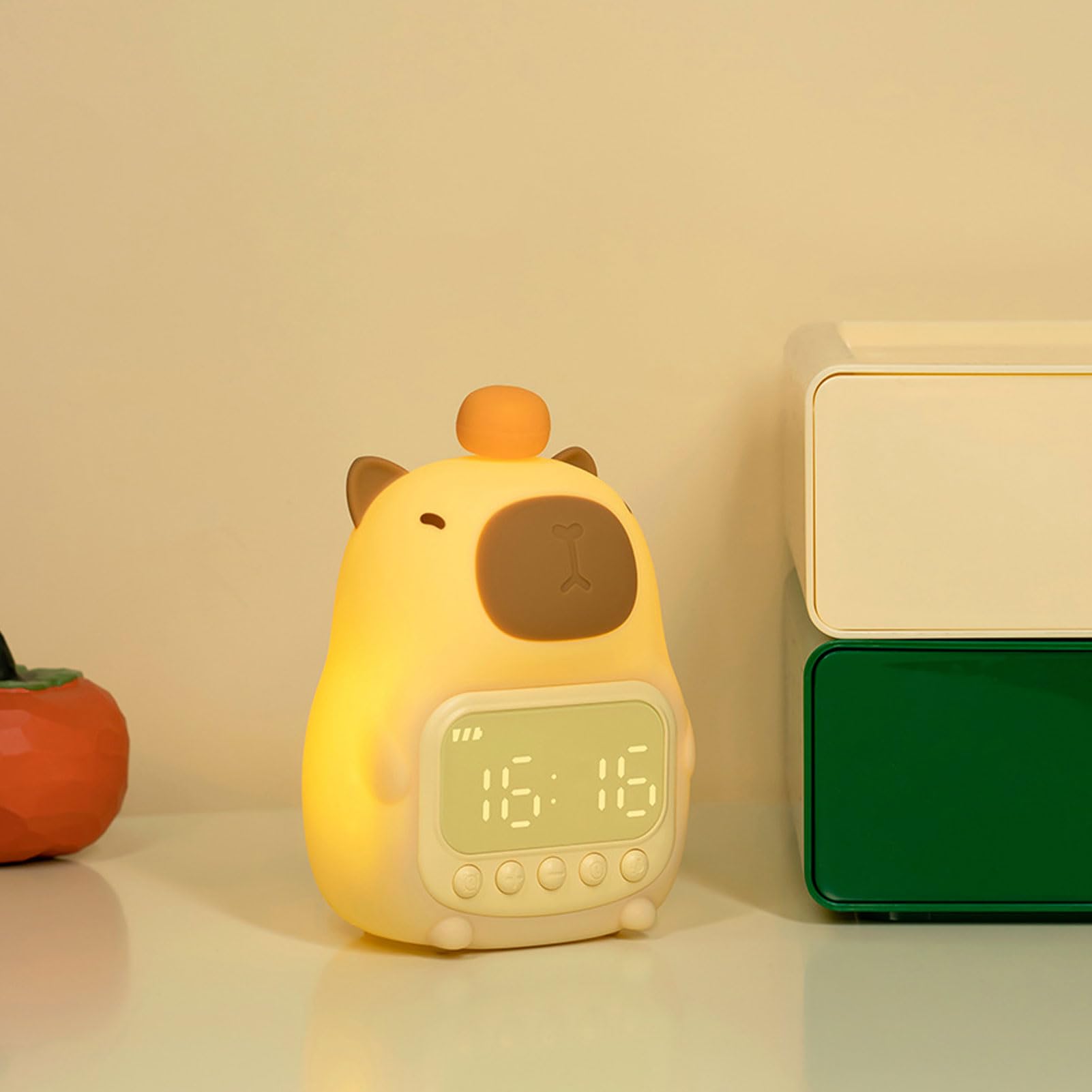 Réveil Numérique, Rechargeable Calme Récit D'alarme Mignon avec USB et Lumière Nocturne, Réveil de L'alarme Animal Capybara Horloge Nocturne pour Chambre à Coucher Table de Nuit