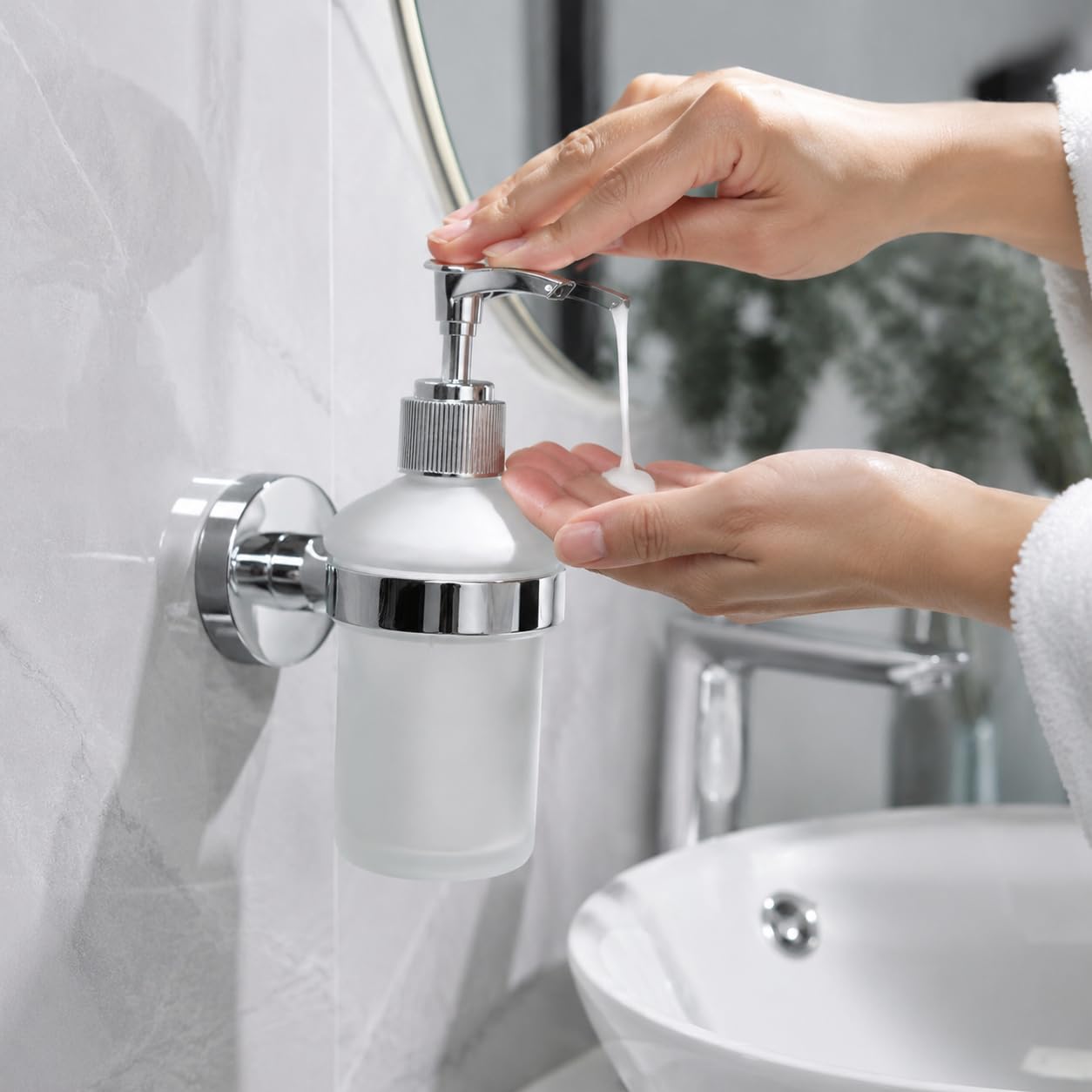 Tebery Badserie - Seifenspender aus Glas & Edelstahl, matt - zur Wandmontage