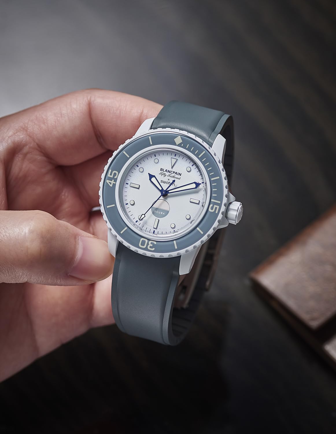 Crafter Blue Watchbands CX03 - Cinturino di ricambio universale in gomma FKM con fibbia, estremità curva, 20 mm, 22 mm, per uomini e donne