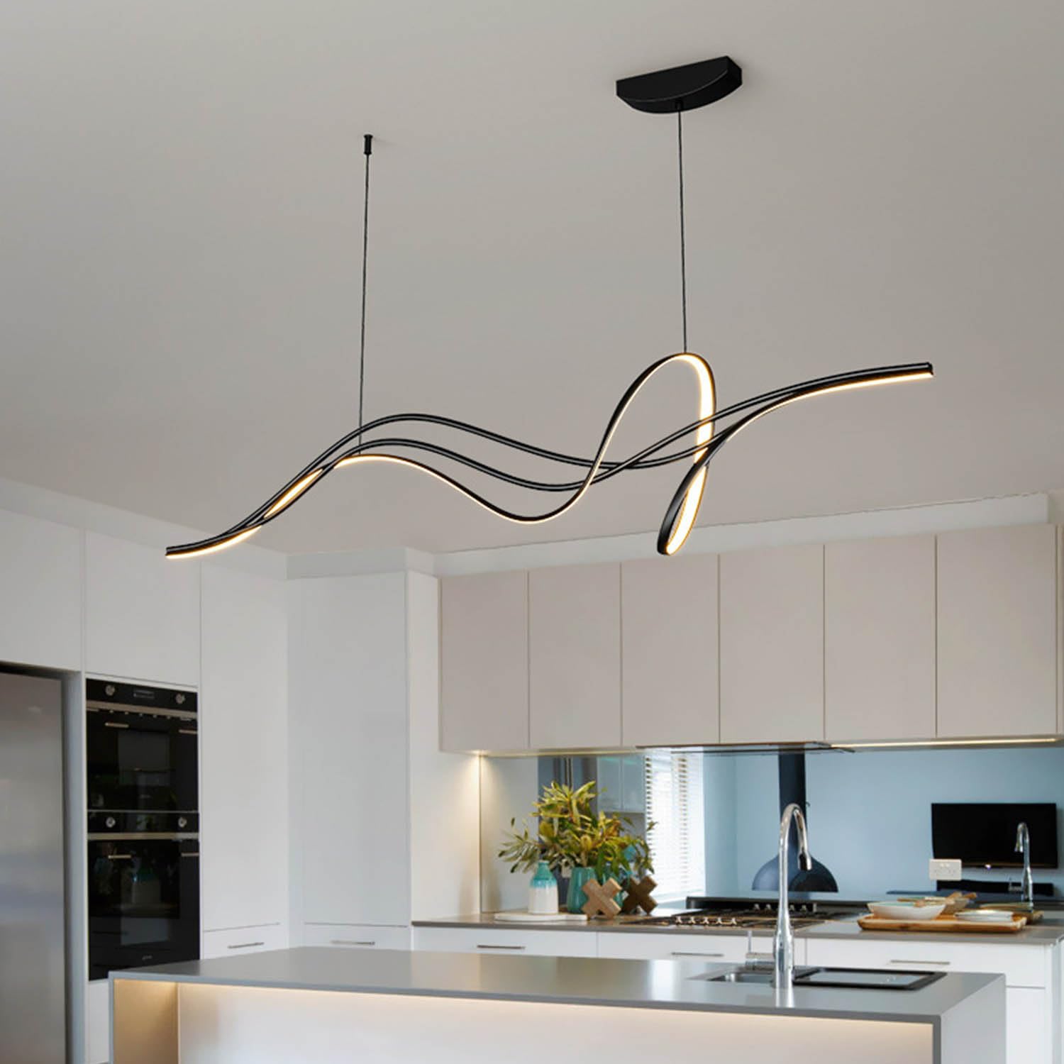 Suspension design spirale LED noire 140cm au style minimaliste et élégant