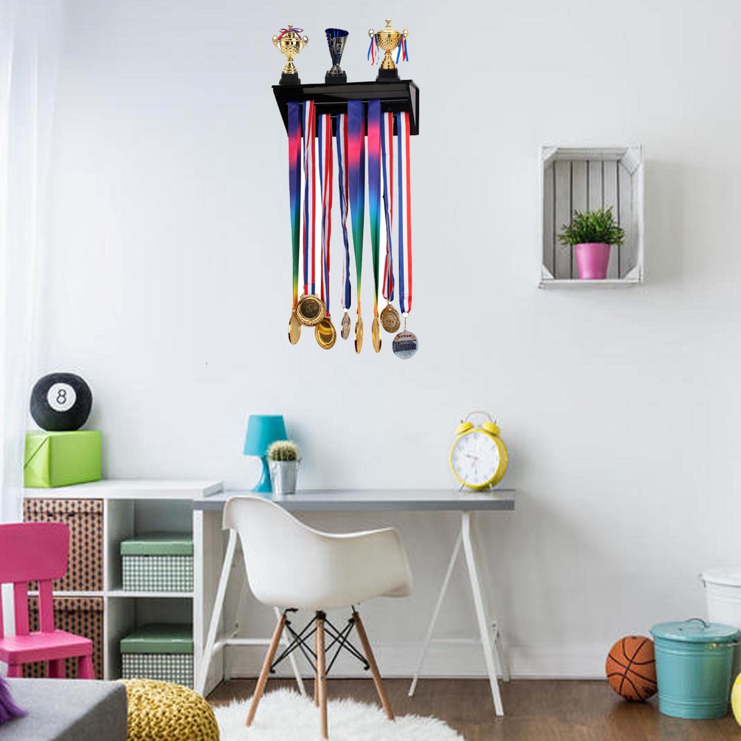 Amazon | 丈夫なスポーツメダルホルダー、棚付きメダルホルダー