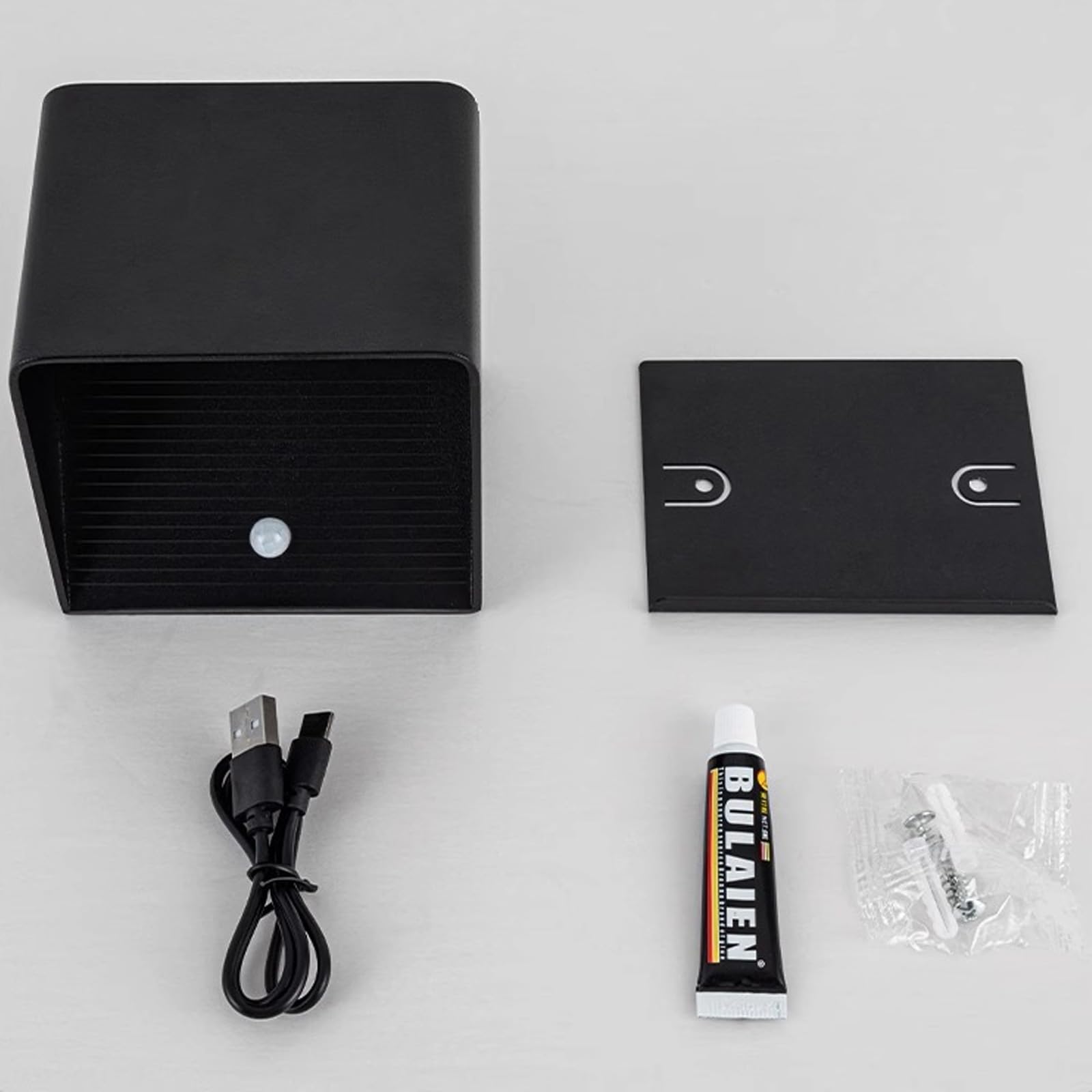 LED Interno Applique da Parete con Sensore di Movimento Luce da Parete Regolabile Angolare Alluminio Lampada da Parete USB Ricaricabile Rettangolare Design per Soggiorno (Nero Luce Calda,2 Pezzi)