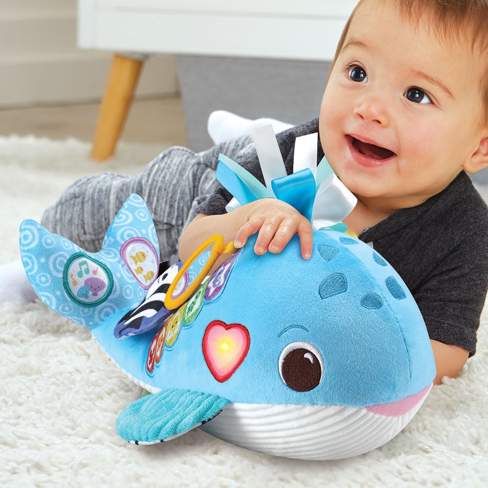 VTech - Océane, Ma Baleine Musicale, Peluche Bébé Interactive et Sensorielle Fabriquée avec des Matériaux Plus Durables, Jouet d'Éveil, Cadeau de Naissance Bébé Dès 3 Mois - Contenu en Français