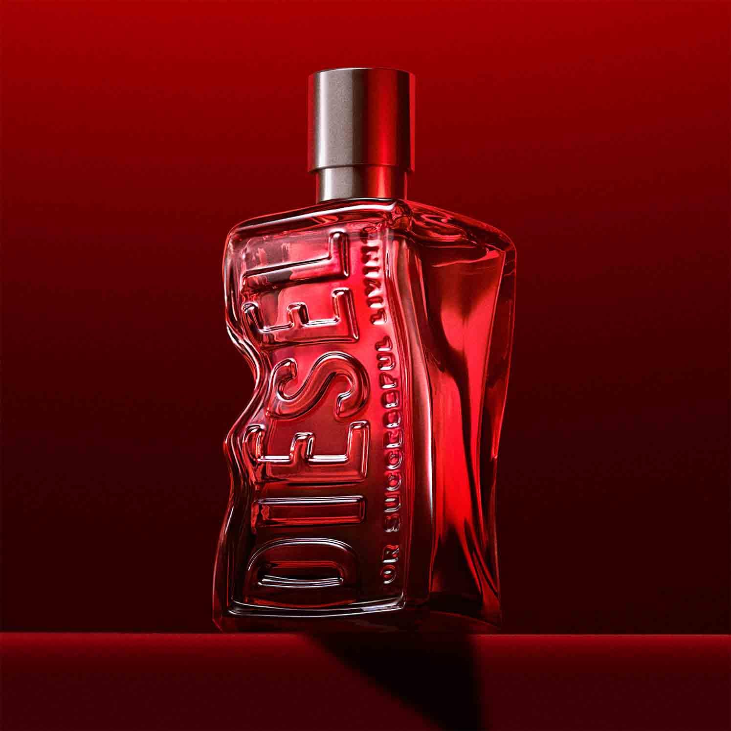 Diesel D Red Le Parfum Uomo, Profumo Uomo Intenso e Speziato, Fragranza Fruttata e Cuoiata, Note di Pompelmo Rosso, Zafferano e Cuoio, A Lunga Durata, Profumo di Lusso per Uomo