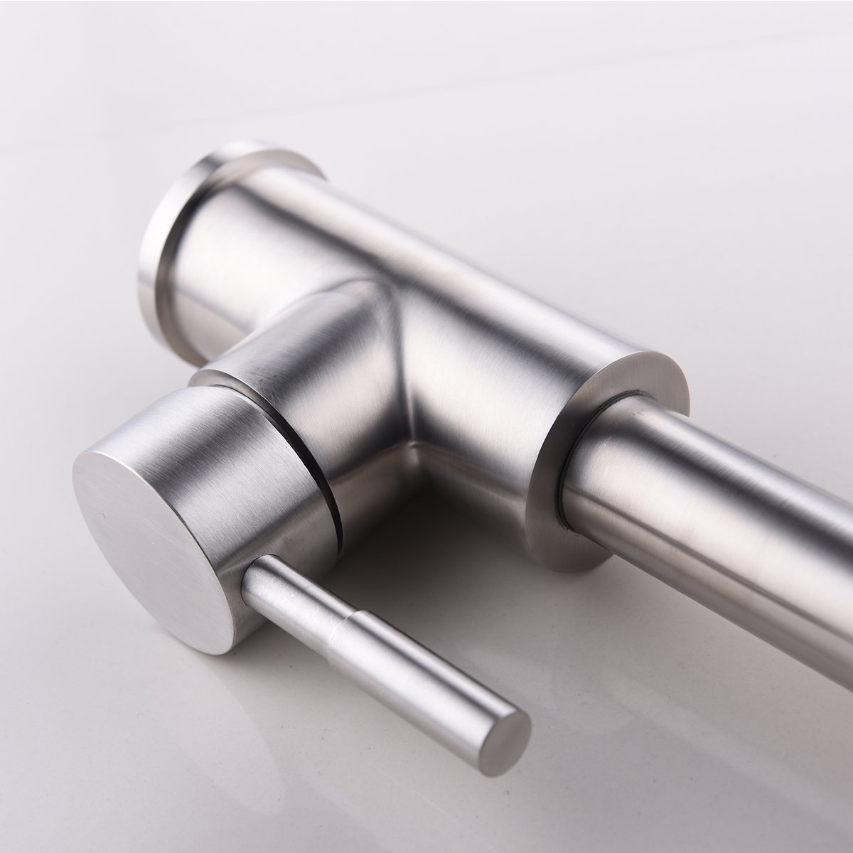 CIENCIA SUS304 stainless steel.Mounting hardware, G1/2" hot & cold 60cm water hoses. 360 degree rotating nozzle for the kitchen faucet SNA157