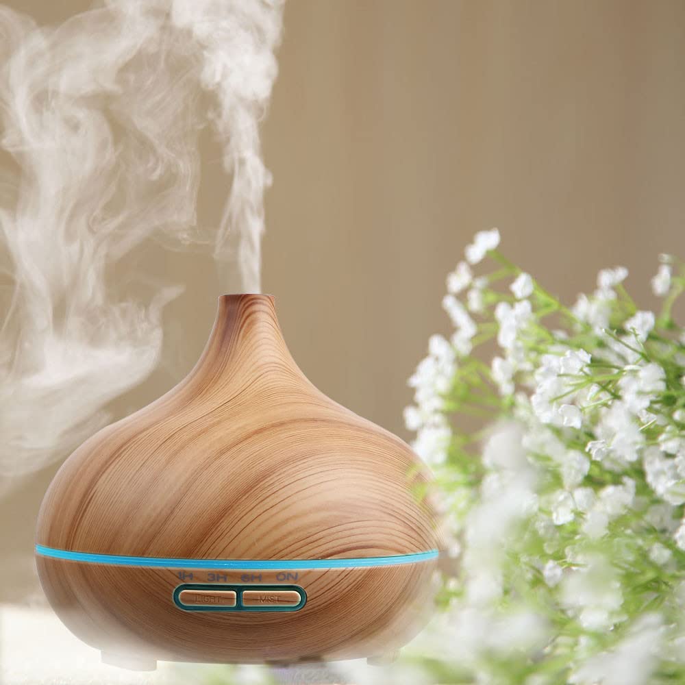 Diffuseur d'Huiles Essentielles,InnovTec 300ml Diffuseurs de Grain de Bois d'Aromathérapie pour Maison Humidificateur d'air à Ultrasons de Parfum avec 7 Couleurs Changeant Lumières