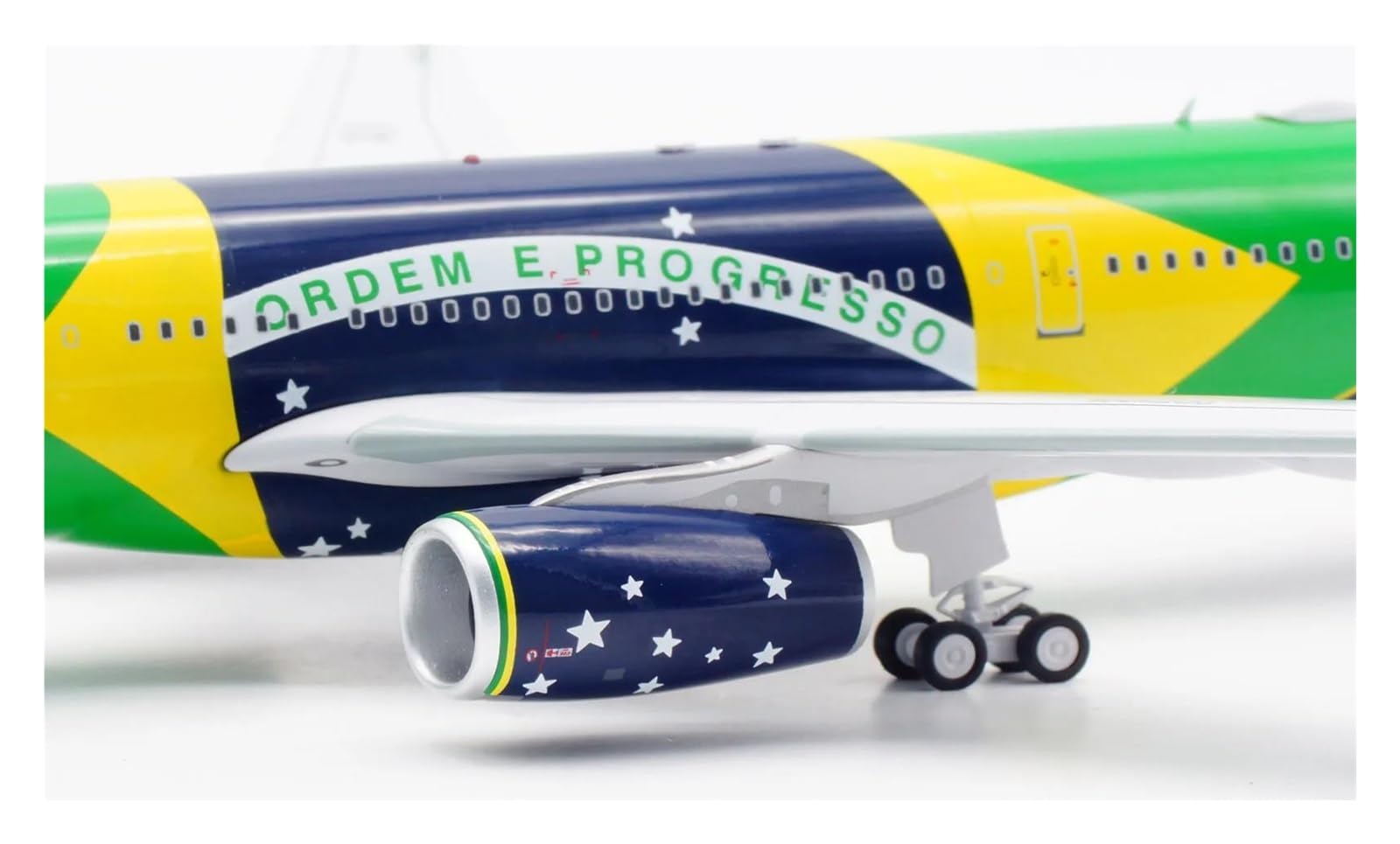 Aviones clásicos Antiguos IF332AD0523 Inflight 1:200 Azul Airlines A330-200 Avión Diecast Jet Modelo PR-AIV
