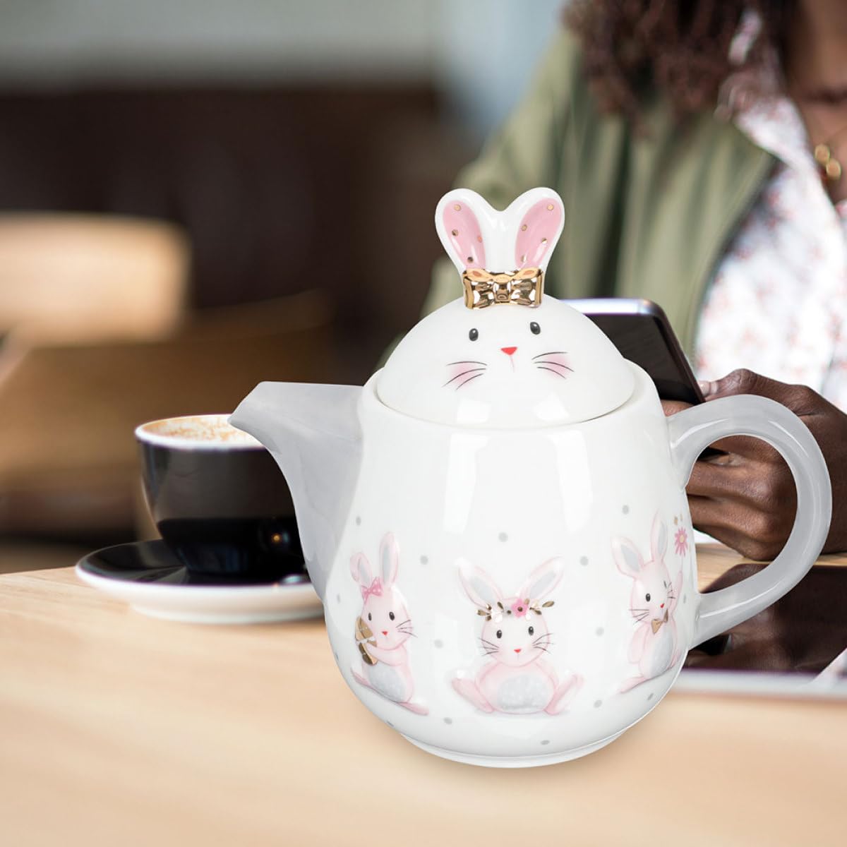 VICASKY Théière en Céramique 1 Pièce Lapin de Pâques sans Trou de Filtre, Pichet Décoratif Blanc Relief, Bouilloire Légère pour Thé et Boissons, Ustensile la Cuisine Design et Usage