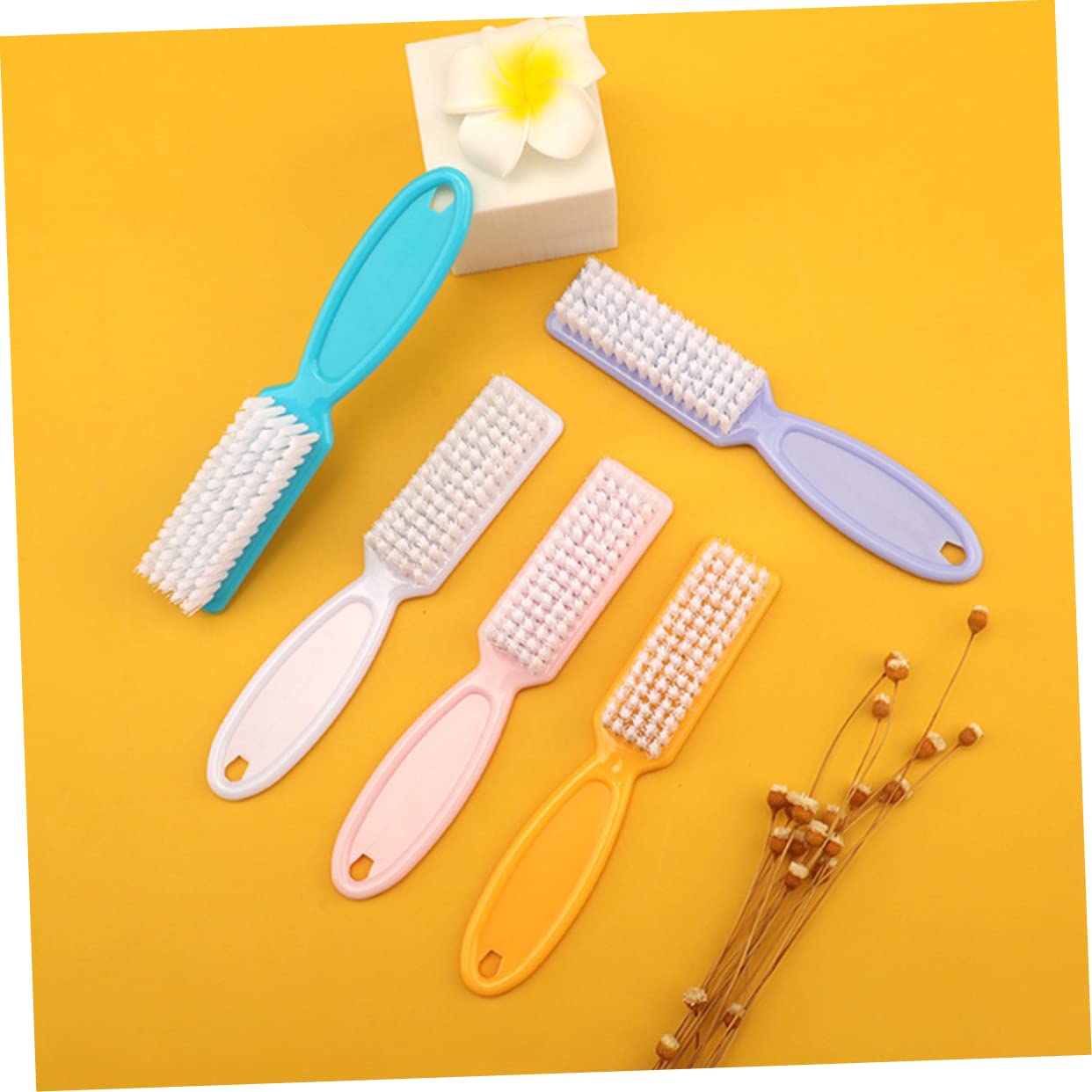 PLAFOPE Spazzola per Unghie 24 Pezzi in Plastico Pp, Pratica da Usare e Delicata sulla Pelle, per Manicure e Uso in Viaggio Colore Casuale