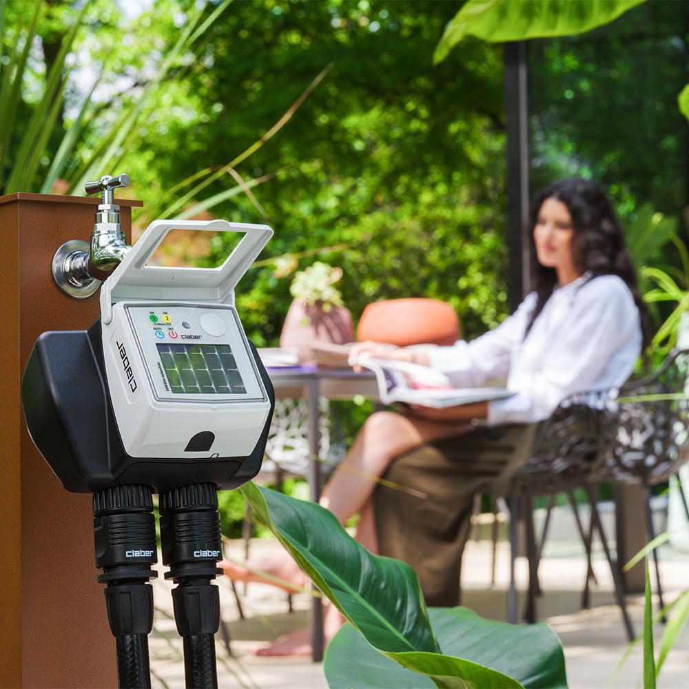 Claber Double myAquaSolar Programmeur de Robinet à Deux Voies avec Panneau photovoltaïque