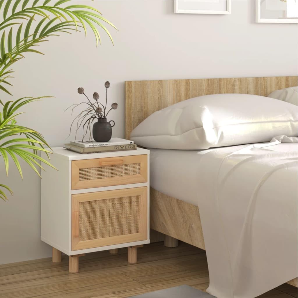 Fengshui Comodino bianco in legno massello di pino e rattan naturale