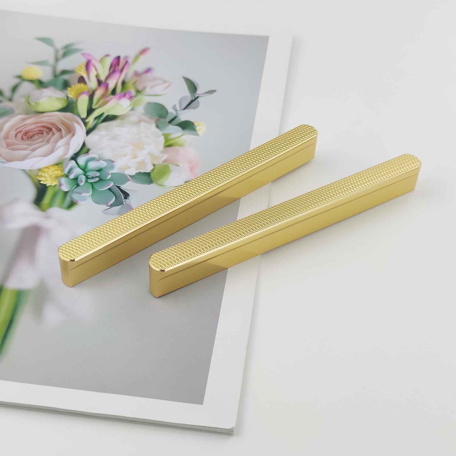 Pexintek Pack of 2 Cabinet Handles Gold Modern Furniture Handles 5 Inchs(128 mm) Hole Spacing Wardrobes Door Handles Drawer Knobs Vintage Handles for Kitchen Cupboards Dresser Cabinet (Golden)
