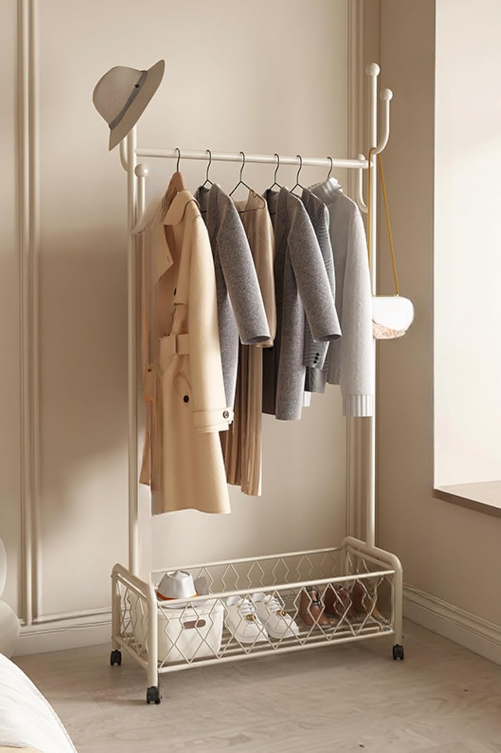 FanNii】ハンガーラック スリム コートハンガー 洋服収納 2 段 キャスター付き 引き出し付き 小物収納 洋服掛け 室内干し 楽天市場】 ハンガーラック 引出し付き スリム すき間 クローゼット 幅41cm 引出し2杯 おしゃれ キャスター付き 洋服掛け 収納 棚 大容量 ワード ... 【FanNii 】キャスター付き スリム ハンガーラック ポール パイプ 洋服 衣類 かご 棚 コート 洋服収納 物干しスタンド 服