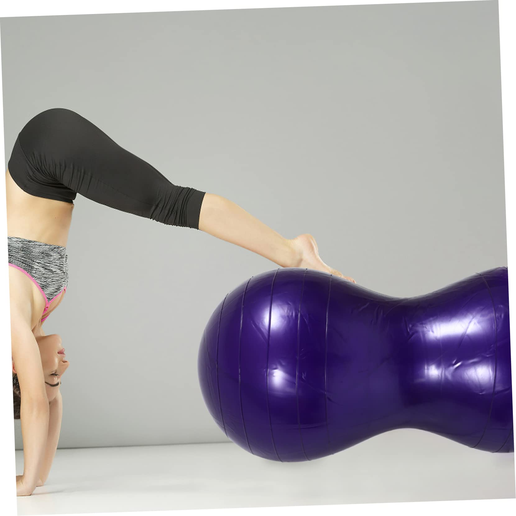 INOOMP Lila PVC Erdnuss Gymnastikball 45x70cm mit Luftpumpe Glatte Oberfläche Tragbar für Yoga und Massage