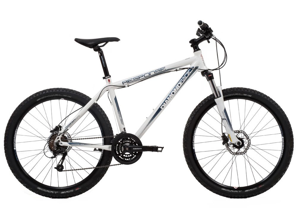 white diamondback mountain bike