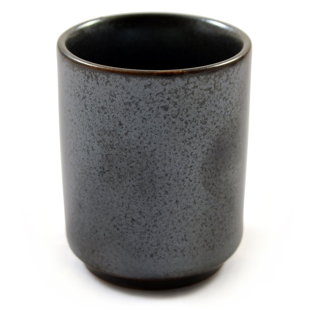 Coupe à saké japonais en céramique émaillée argent mat à offrir aux passionnés