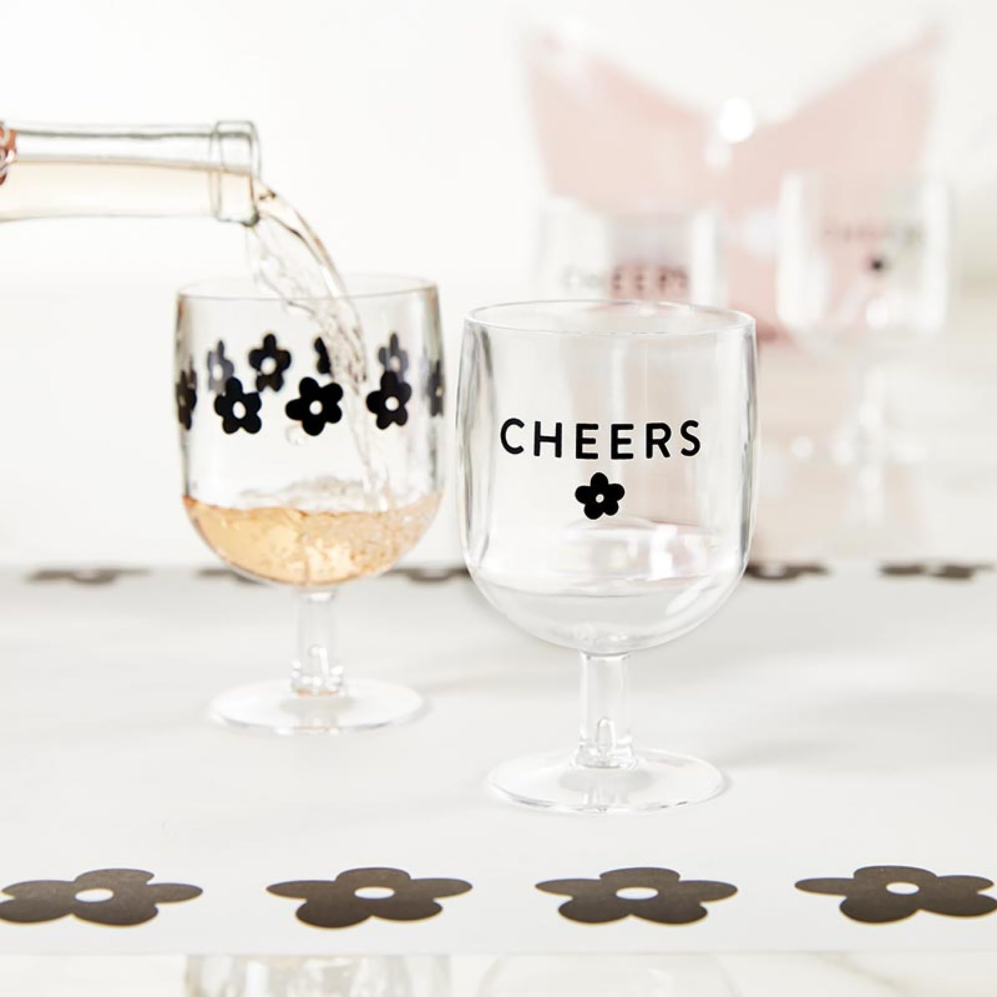Santa Barbara Design Studio Copas de vino irrompibles Sippin' Bonitas copas de vino apilables de acrílico, juego de 4, Cheers