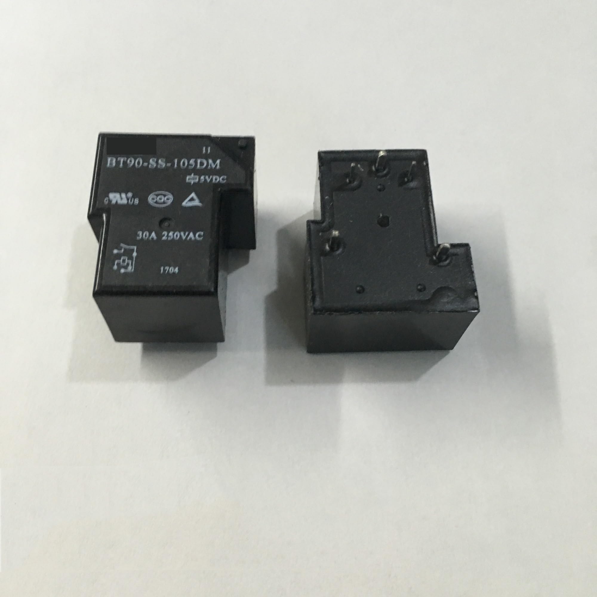 Relé BT90-SS-124DM 24VDC con capacidad de 30A para prevenir sobrecargas eléctricas 2