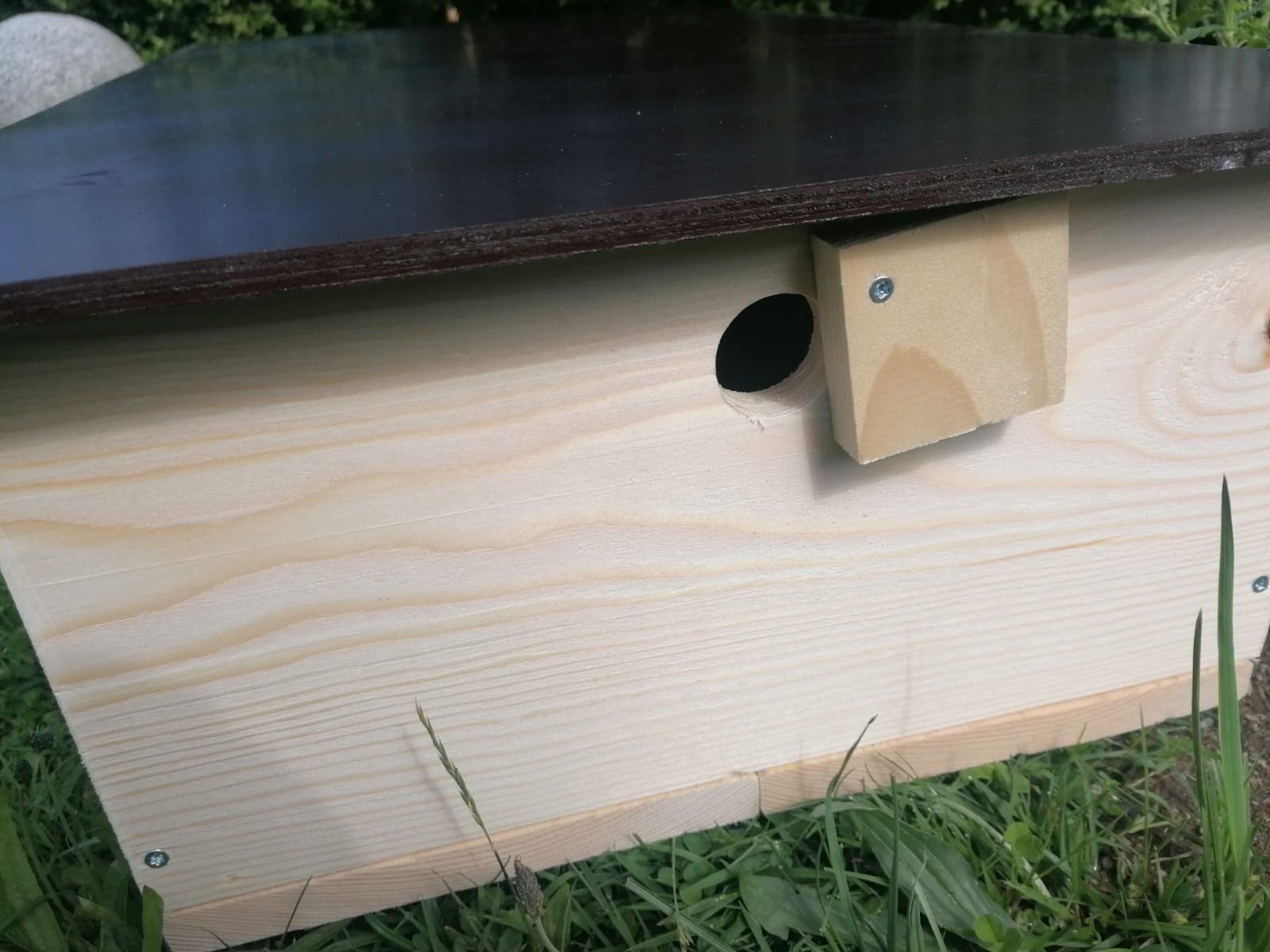 Casa per tartarughe Premium in legno massello da 20mm - Verniciata 2 volte (SH5) - Resistente alle intemperie con pavimento e porta incl. ventilazione regolabile - Casa per tartarughe