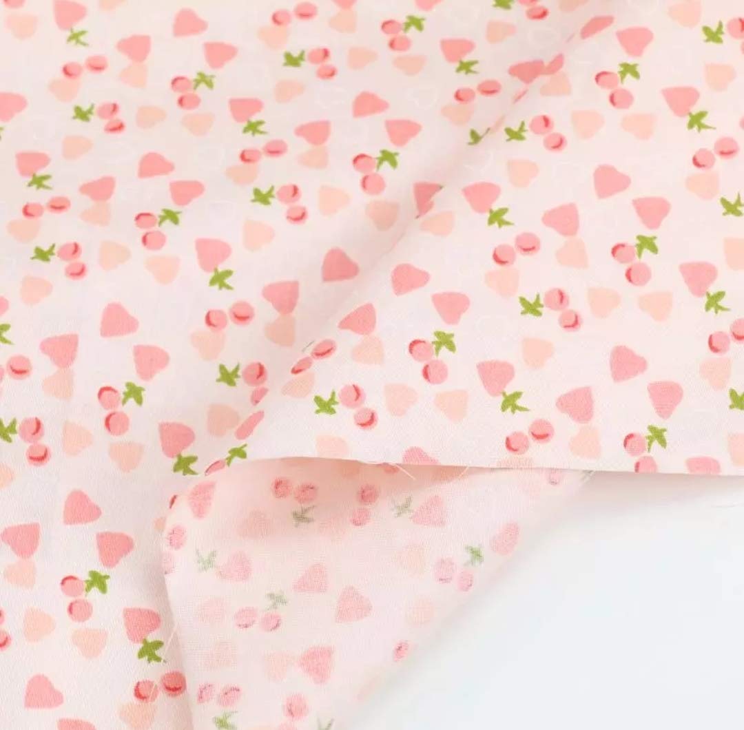 Amazon さくらんぼとハートの布 布生地 布切れ 薄ピンクかわいい布 女の子布 女性布 お弁当箱 ナップサック 手提げ袋 家庭的 裁縫 刺繍 100 160 布 生地 通販
