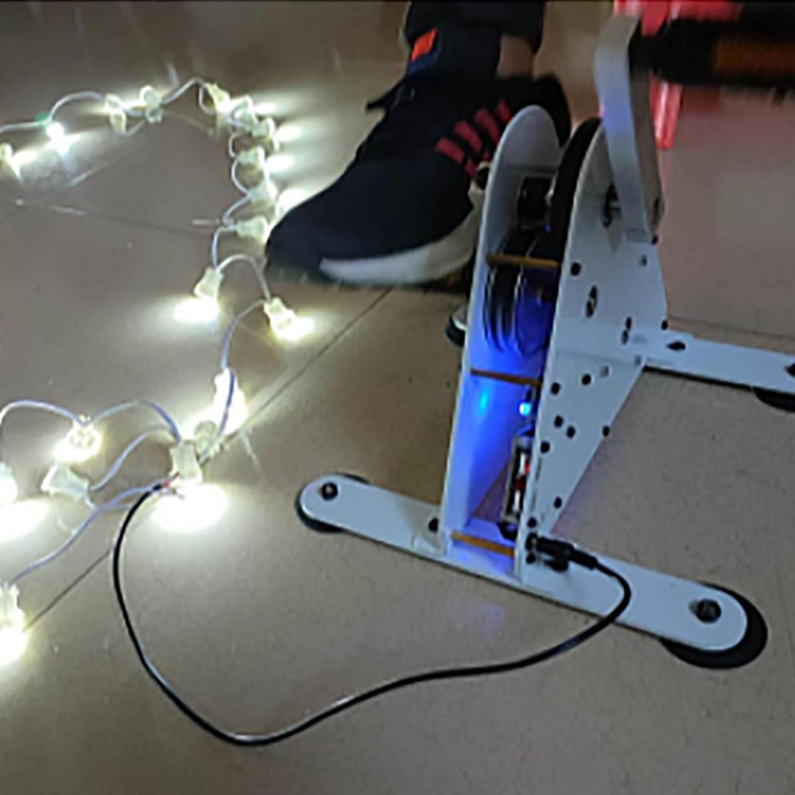 Generatore di Pedali Portatile ad Alta Potenza da 50 W con Display Digitale e Luce a LED, generatore di Emergenza e Ricarica USB per Campeggio all'aperto in Famiglia