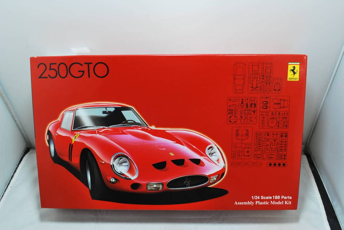 Amazon.co.jp: フジミ 1/24 フェラーリ 250GTO エンジン付 : おもちゃ