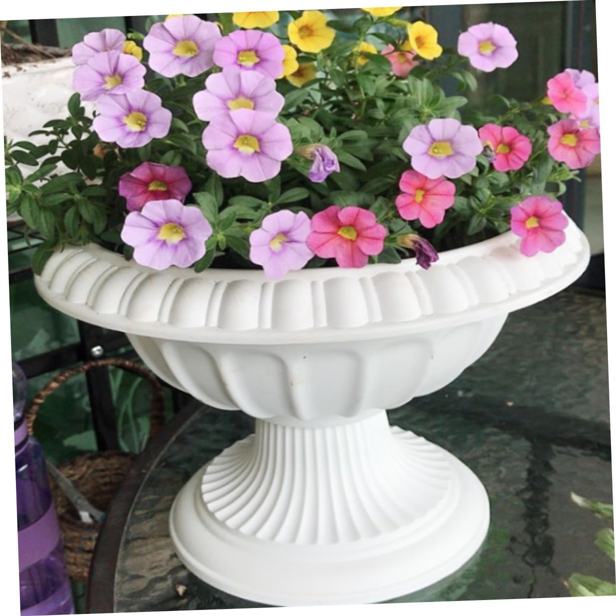 Lurrose 2pcs Vintage White Roman Flower Pot Plastic Planters for Front Porch and Wedding Party Decor with Delicate Embossed Urn Design
