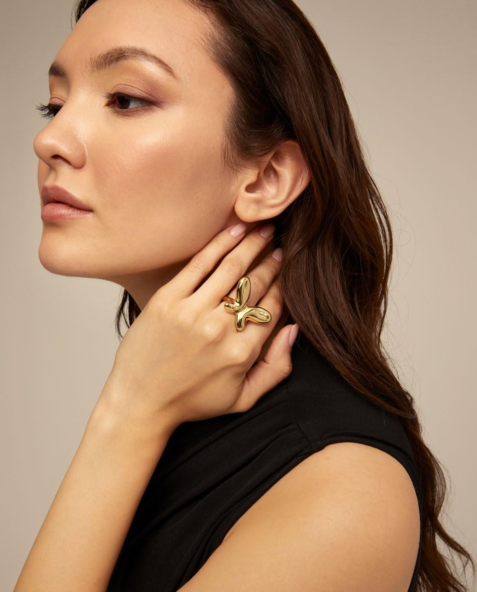 Anillo en aleación de metales con forma de mariposa grande