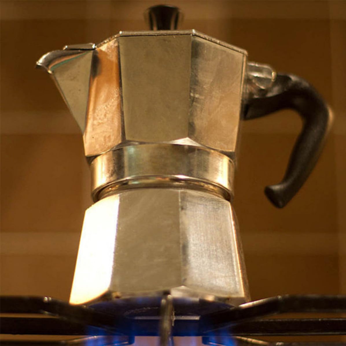 Caffettiera Moka in Alluminio Esagonale 600ml 12 Tazze | Finitura Argento, Stile Europeo, Pulizia Semplice, Pronta in 3-4 Minuti, per Uso Domestico