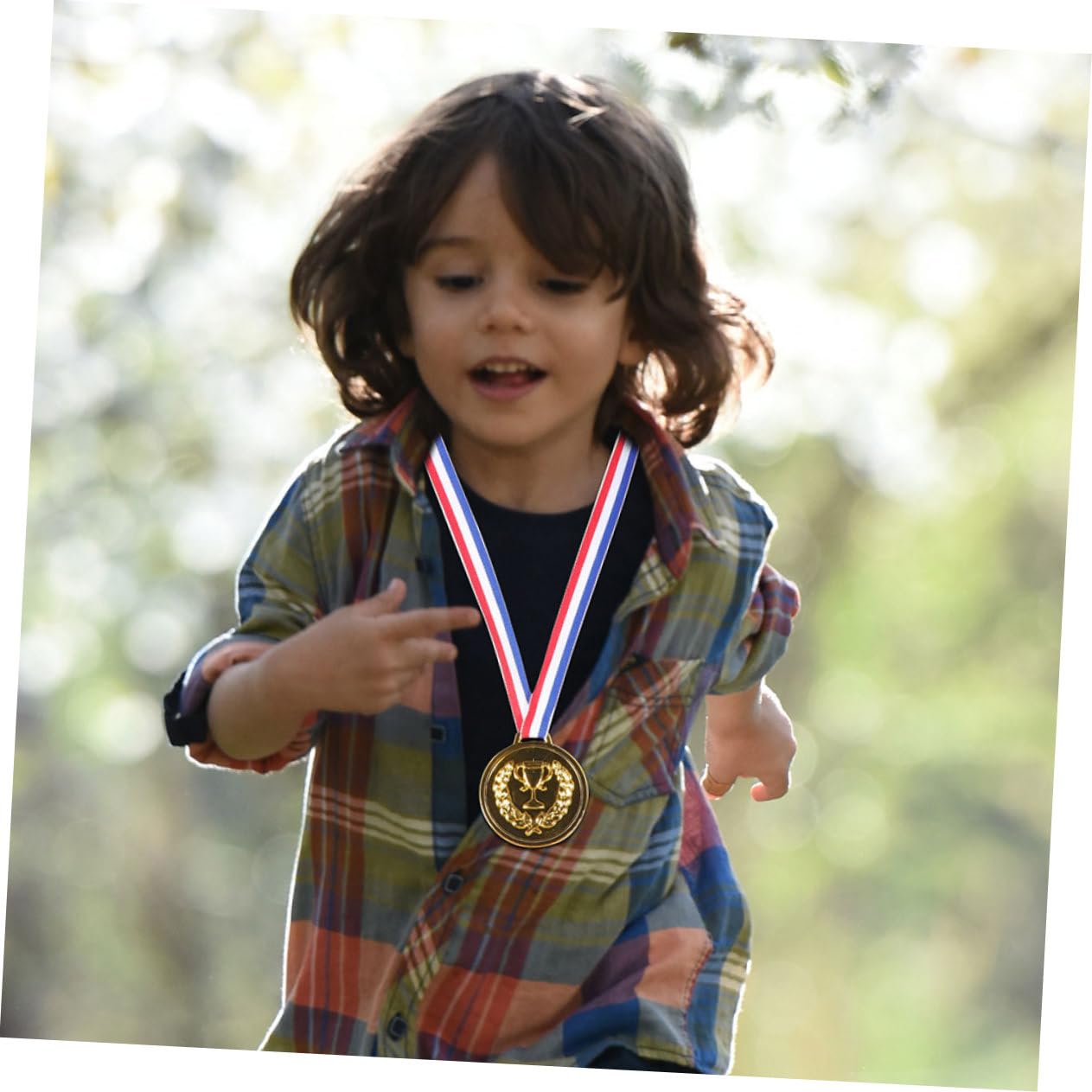 UKCOCO Medallas De Competición Doradas para Niños 50 Piezas Electrochapadas Duraderas Medalla De Fútbol y Baloncesto Premios para Eventos Deportivos y Fiestas Infantiles