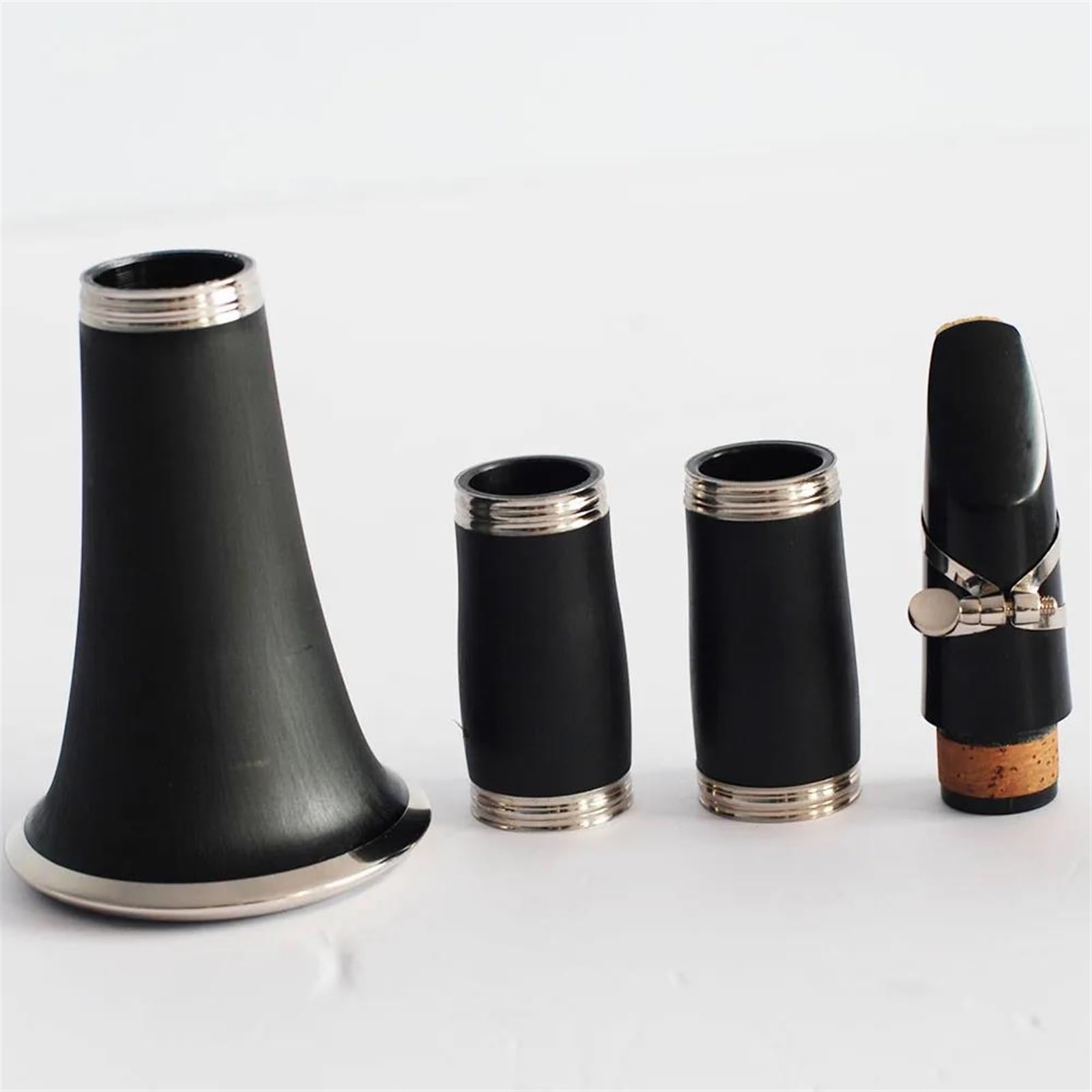 Clarinetto In Legno Nichelato E Gomma Dura