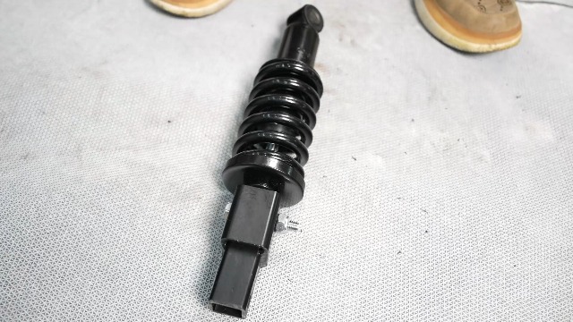 Amazon.com: 10L0L Golf Cart Shock Extenders for Yamaha G29, JR6
