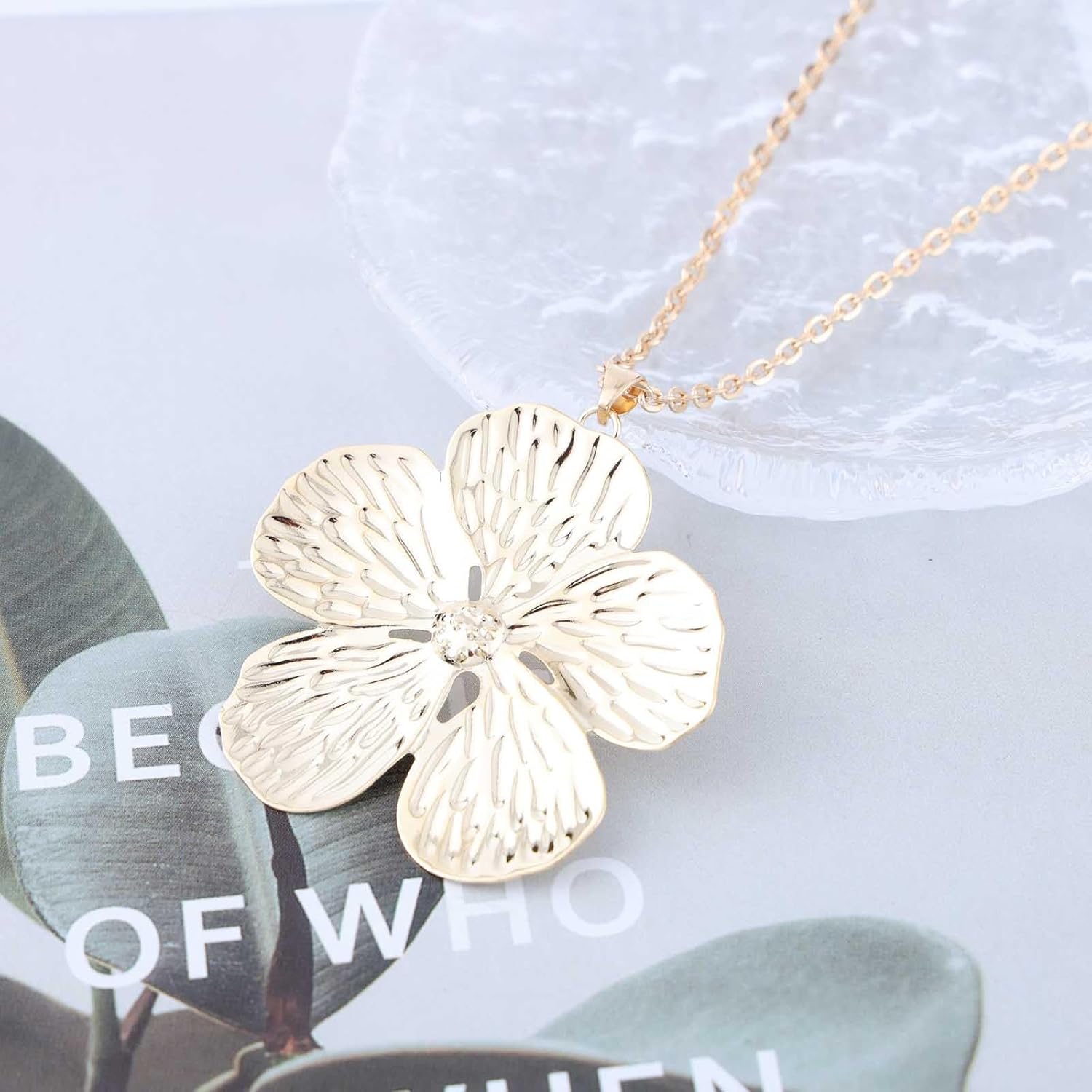 Bohemian Textured Floral Pendant Necklace Gold Metal Flower Choker Necklaces Hammered Floral Petal Chain Necklace Exaggerated Flower Petal Collar Necklaces Jewelry for Women - Image 3