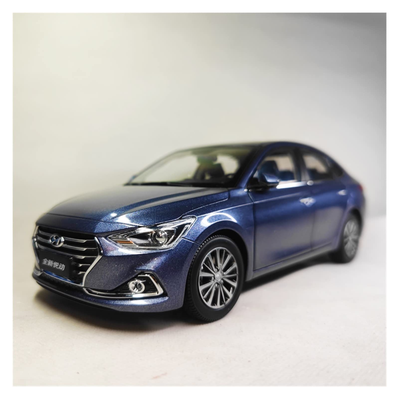 Best Gift 1/18 for Beijing Hyundai Elantra Verna Metal Diecast Car